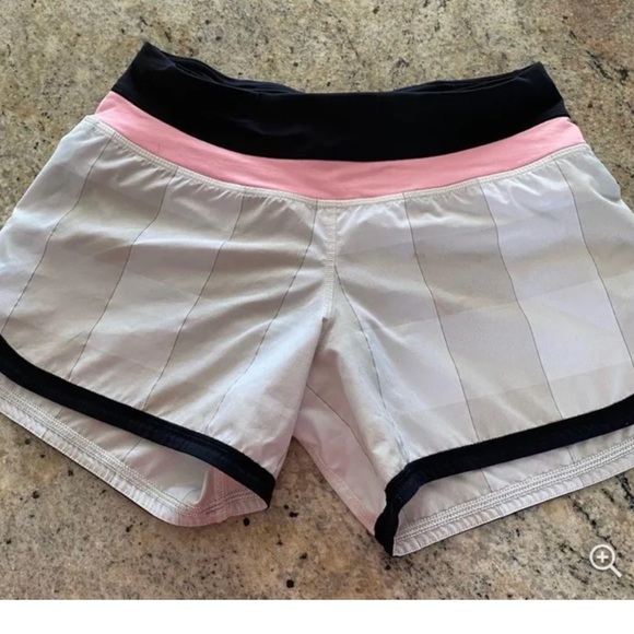 Lululemon Groovy Run Short Dune Gros Gingham Plaid Bleached Coral/Black - Picture 6 of 11